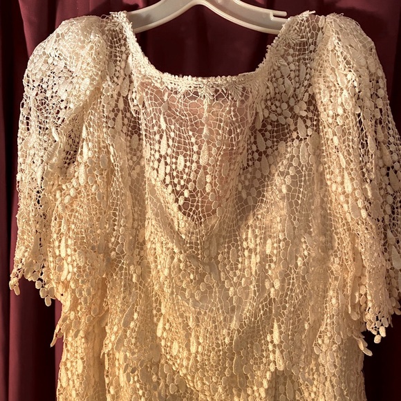 Beautiful white lace dress!! - Picture 3 of 5